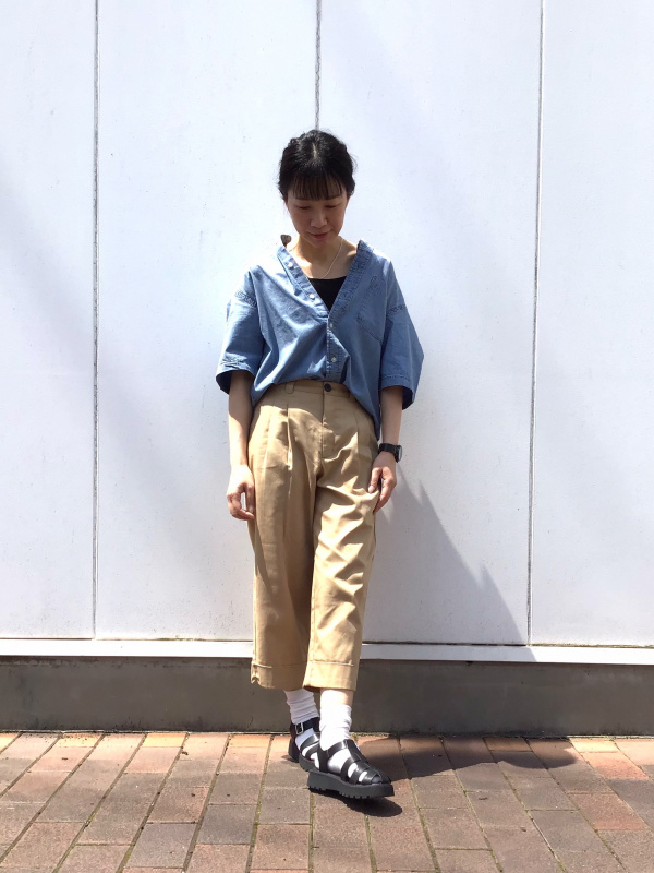 GU公式 チノタッククロップドパンツQ