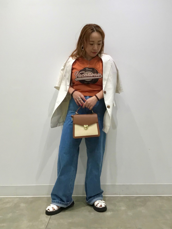 パッチポケットセミワイドジーンズRS+E（レディース）の着用