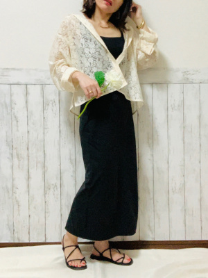 GU公式 | ブラフィールスクエアタンクトップ