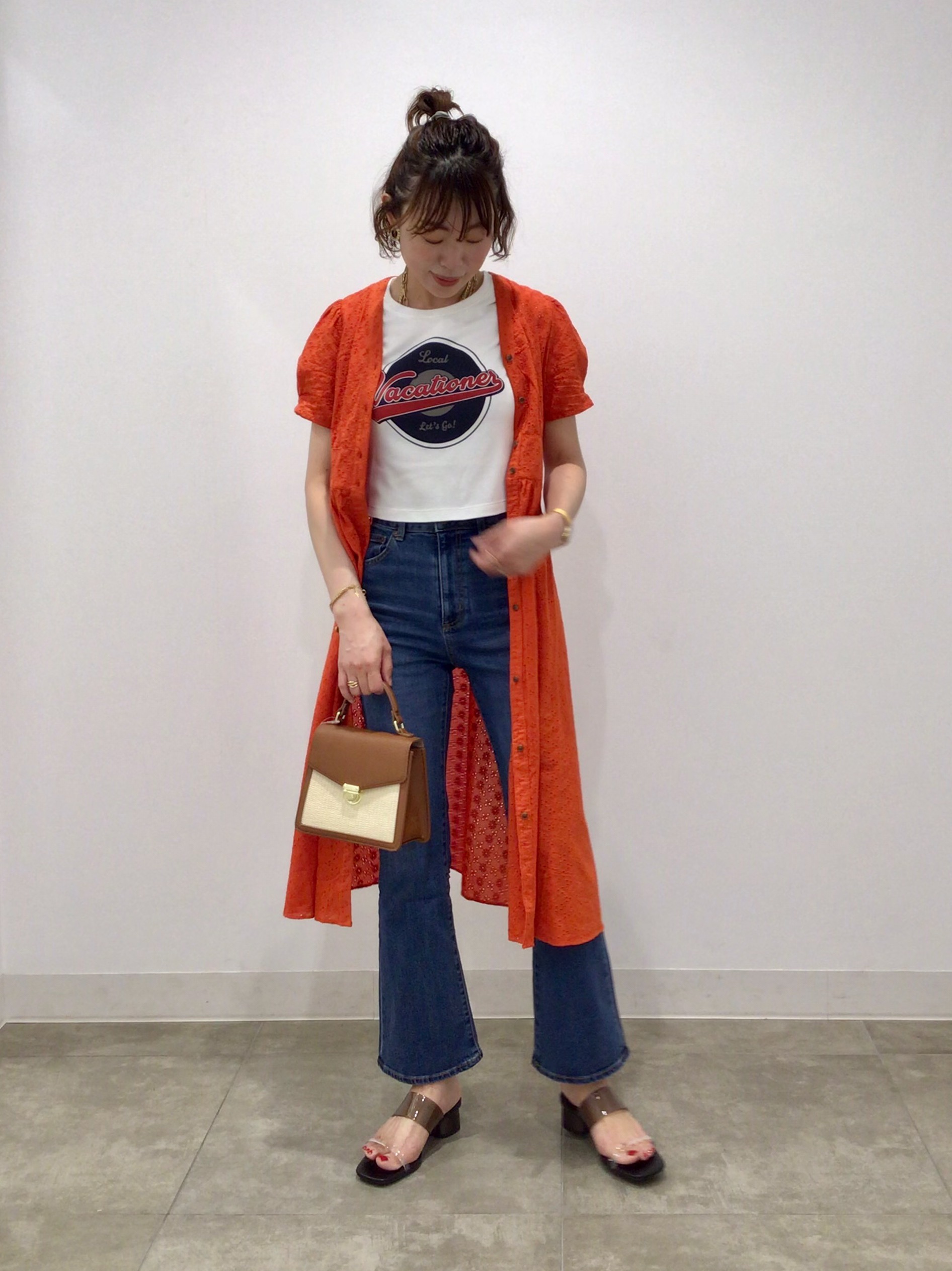 レースフロントボタンワンピース 半袖 Ygとグラフィックミニt 半袖 ロゴ のコーデ Gu公式 Styling Book