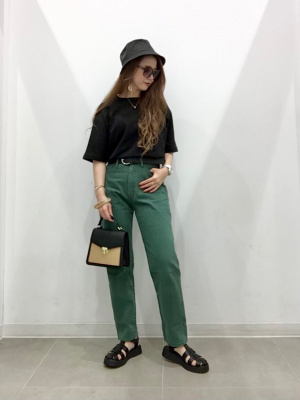 GU公式 | ハイウエストテーパードジーンズNT+E