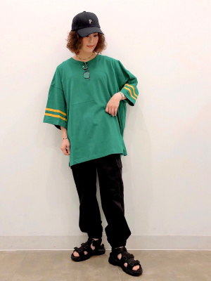 GU公式 | ロゴキャップ