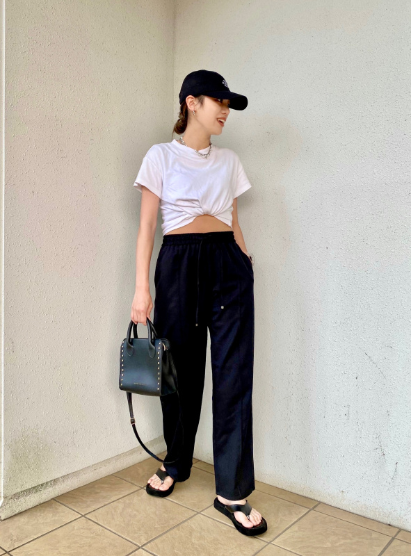 黒パンツ」のレディースのコーディネート一覧 | ジーユー 