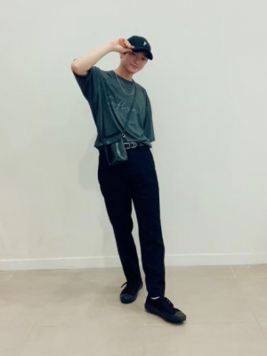 GU公式 | ウォッシュドビッグT(5分袖)(ロゴ)