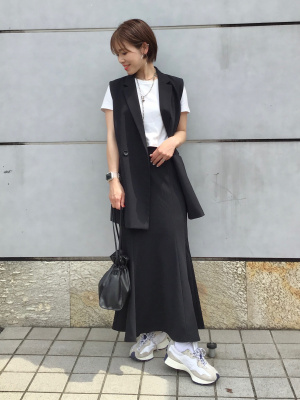 GU♡テーラードベストZ♡S size♡ベージュとブラックのセット売り GU - ジーユーGU オーバーサイズテーラードベストZ ベージュSの