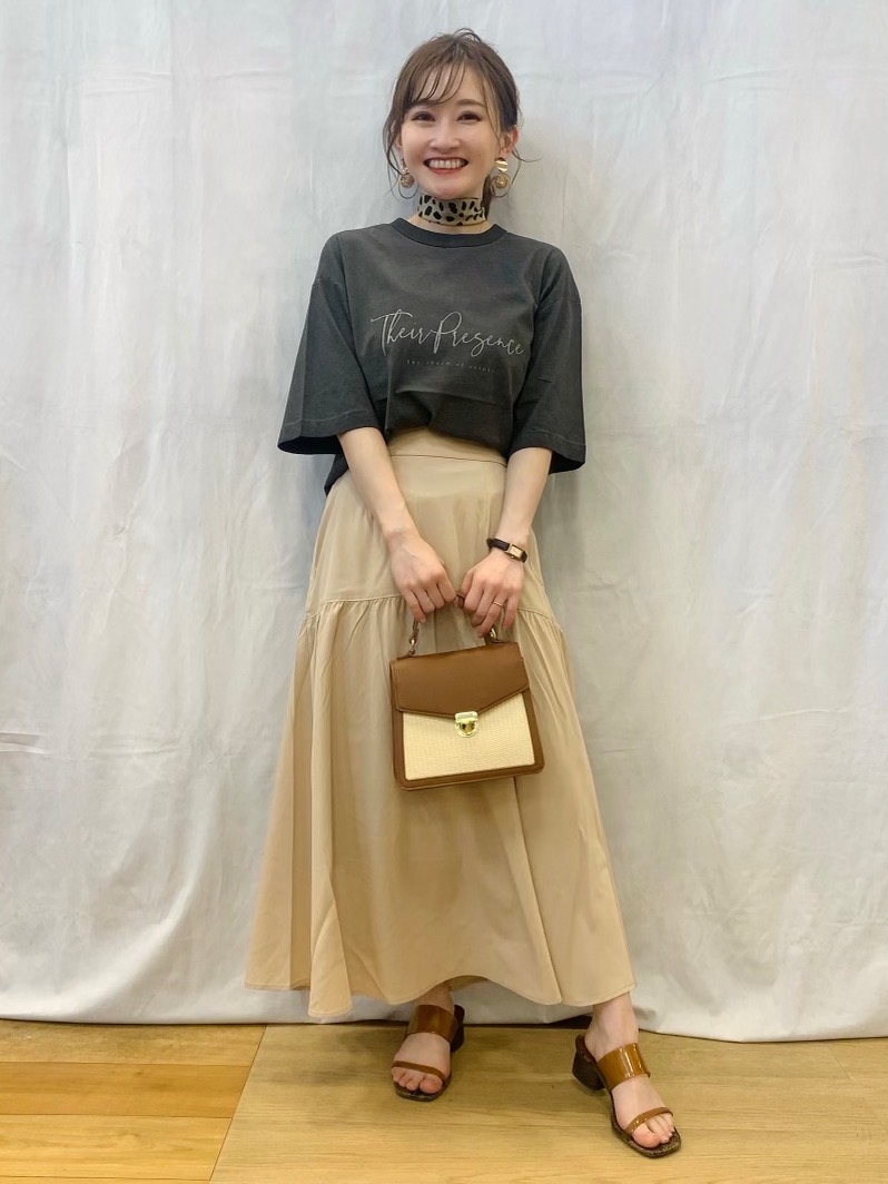 ウォッシュドビッグt 5分袖 ロゴ とフレアロングスカート ゼブラ のコーデ Gu公式 Styling Book