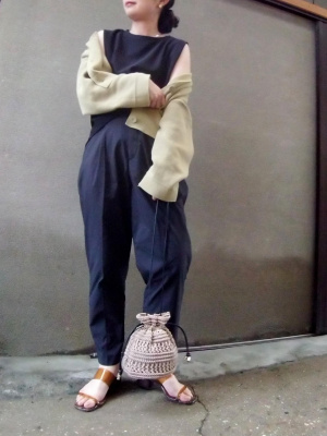 GU公式 | バックジップショルダータックプルオーバー(ノースリーブ