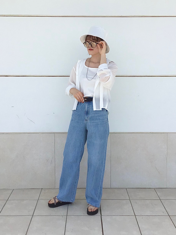 ハイウエストセミワイドジーンズ(丈標準72～76cm)（レディース）の着用