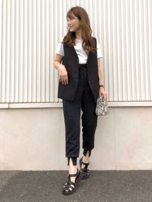 ダー子 GU公式 | ノーカラーベストRS+E(セットアップ可能)