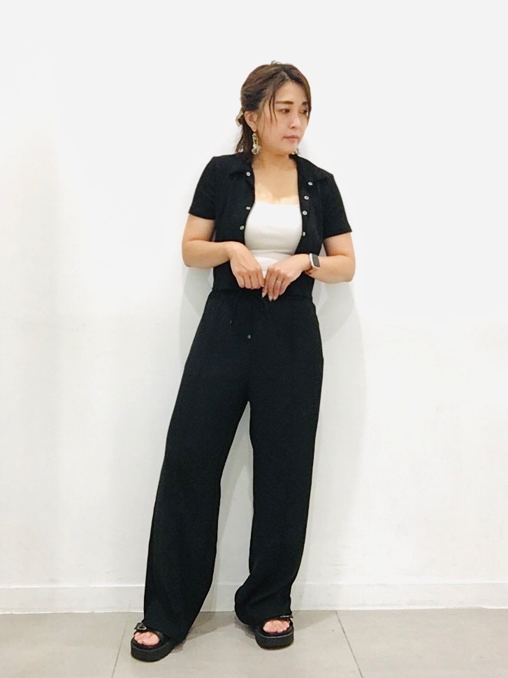 バックドロー ストリング ベスト おしゃれ パンツ コーデ 絶対穿いていくと決めてたパンツに相性抜群だったベスト