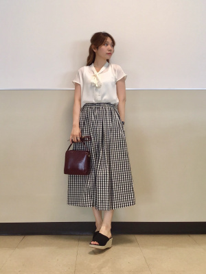 GU公式 | タックフレアミディスカート(ギンガム)
