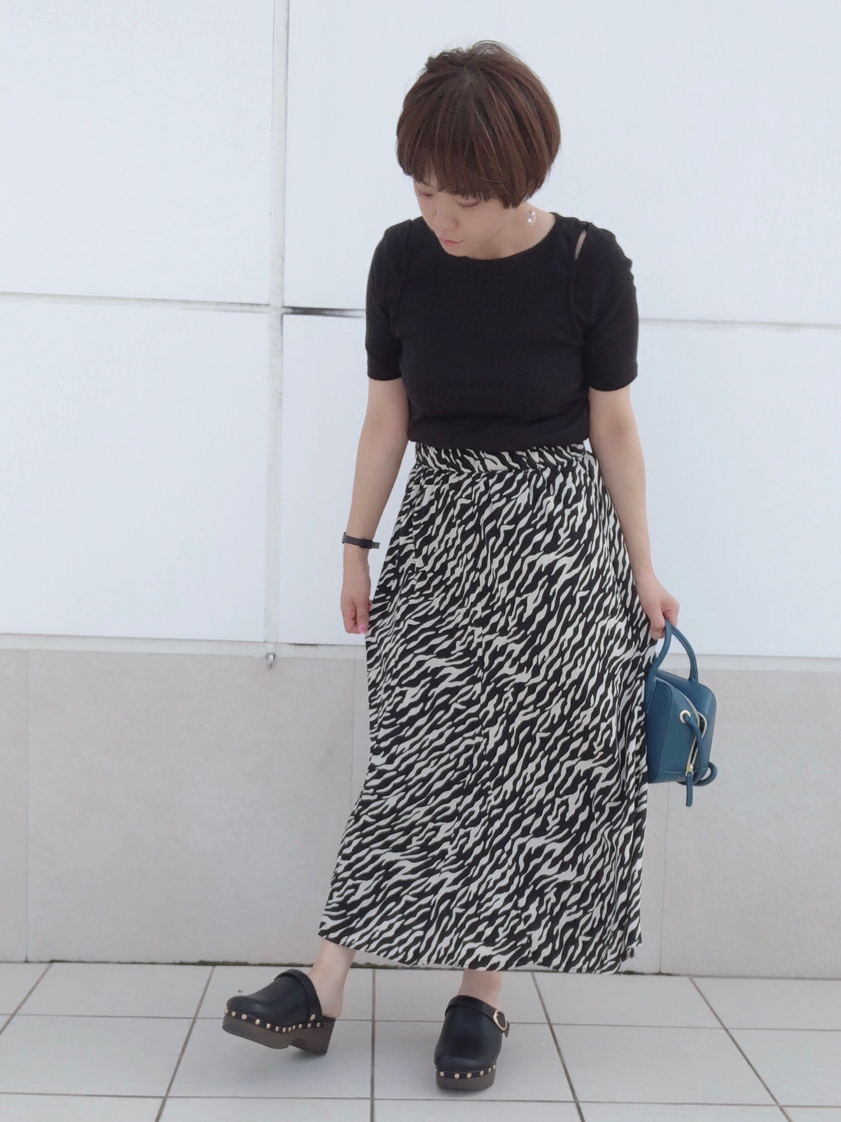 フレアロングスカート ゼブラ とボストンミニショルダーバッグのコーデ Gu公式 Styling Book