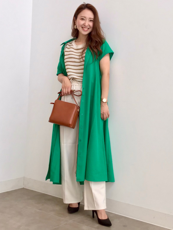 透かし編みボーダーセーター(ノースリーブ)（レディース）の着用