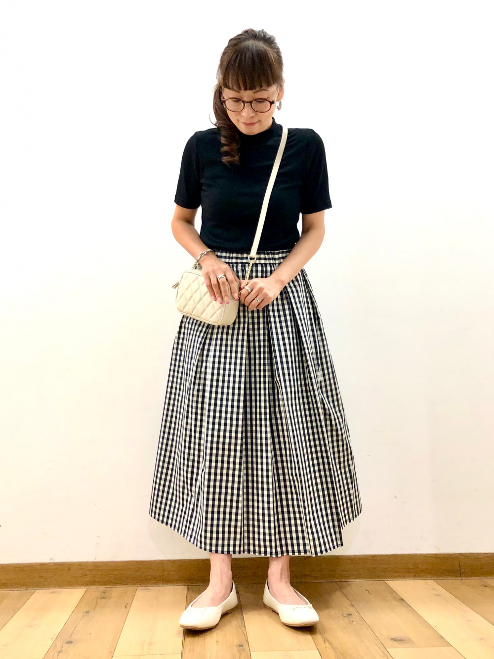 タックフレアミディスカート(ギンガム)」の着用コーディネート| ジーユー