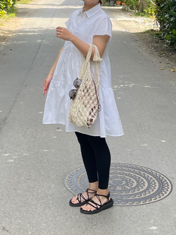 ティアードミニシャツワンピース(半袖)（レディース）の着用