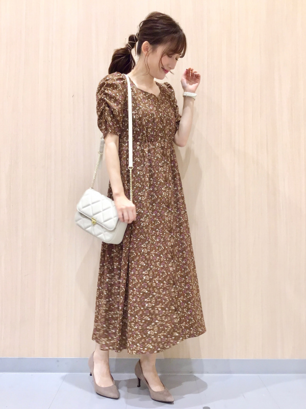 フラワープリントフロントボタンワンピース(5分袖)（レディース）の