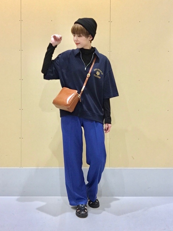 カラースラックス+EC(丈長め79cm)（レディース）の着用コーディネート