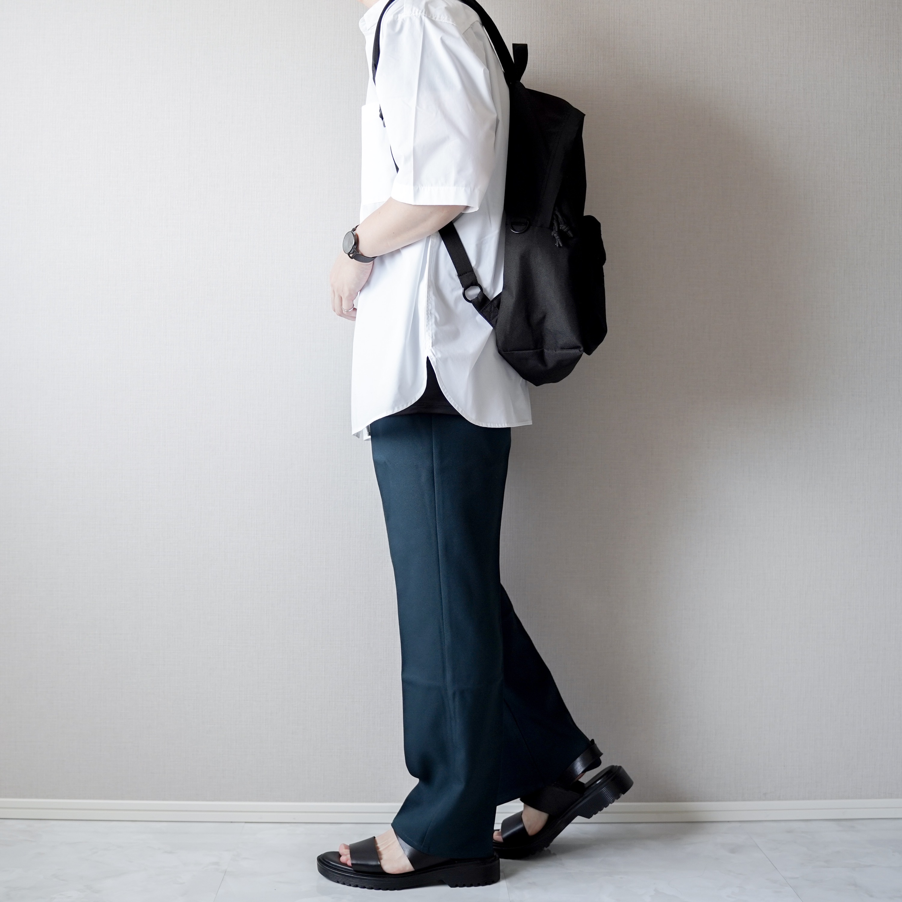 卓抜 新品 GU リアルレザーストラップサンダル E