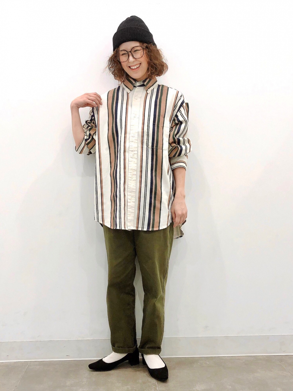 グラフィッククロップドスウェットプルオーバー(長袖)(ロゴ)、シェフ