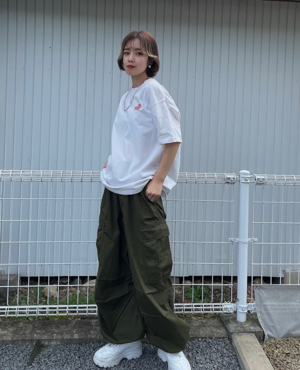 スーパーワイドカーゴパンツ GU 白 ホワイト GU スーパーワイドカーゴパンツ