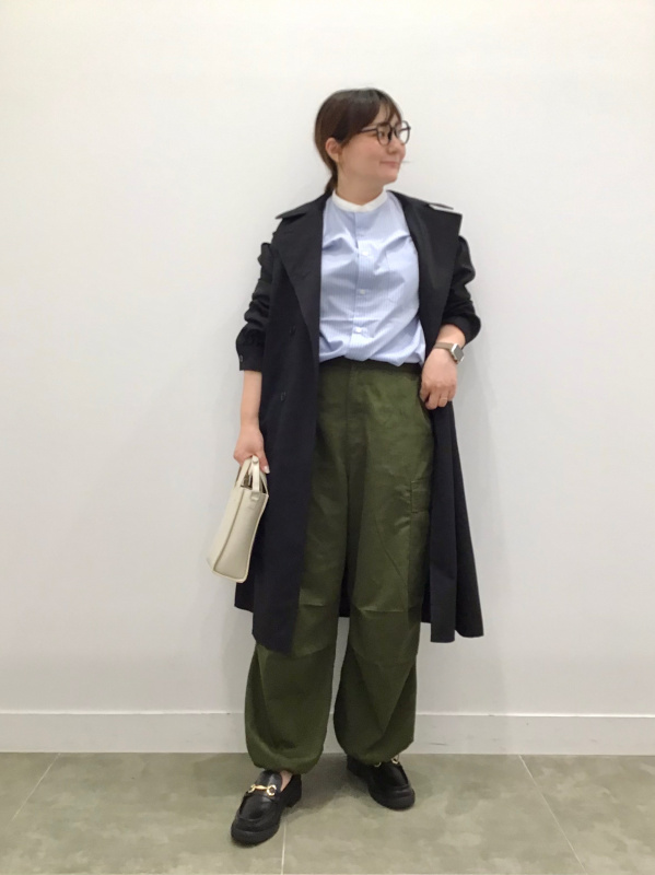 ボリュームスリーブトレンチコートZ+E（レディース）の着用