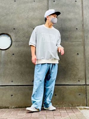 GU公式 | ライトデニムカーブタックアンクルパンツ