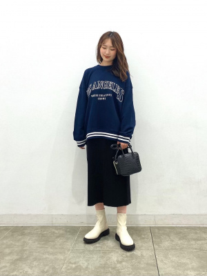 GU公式 | オーバーサイズグラフィックスウェットプルオーバー長袖YT+E