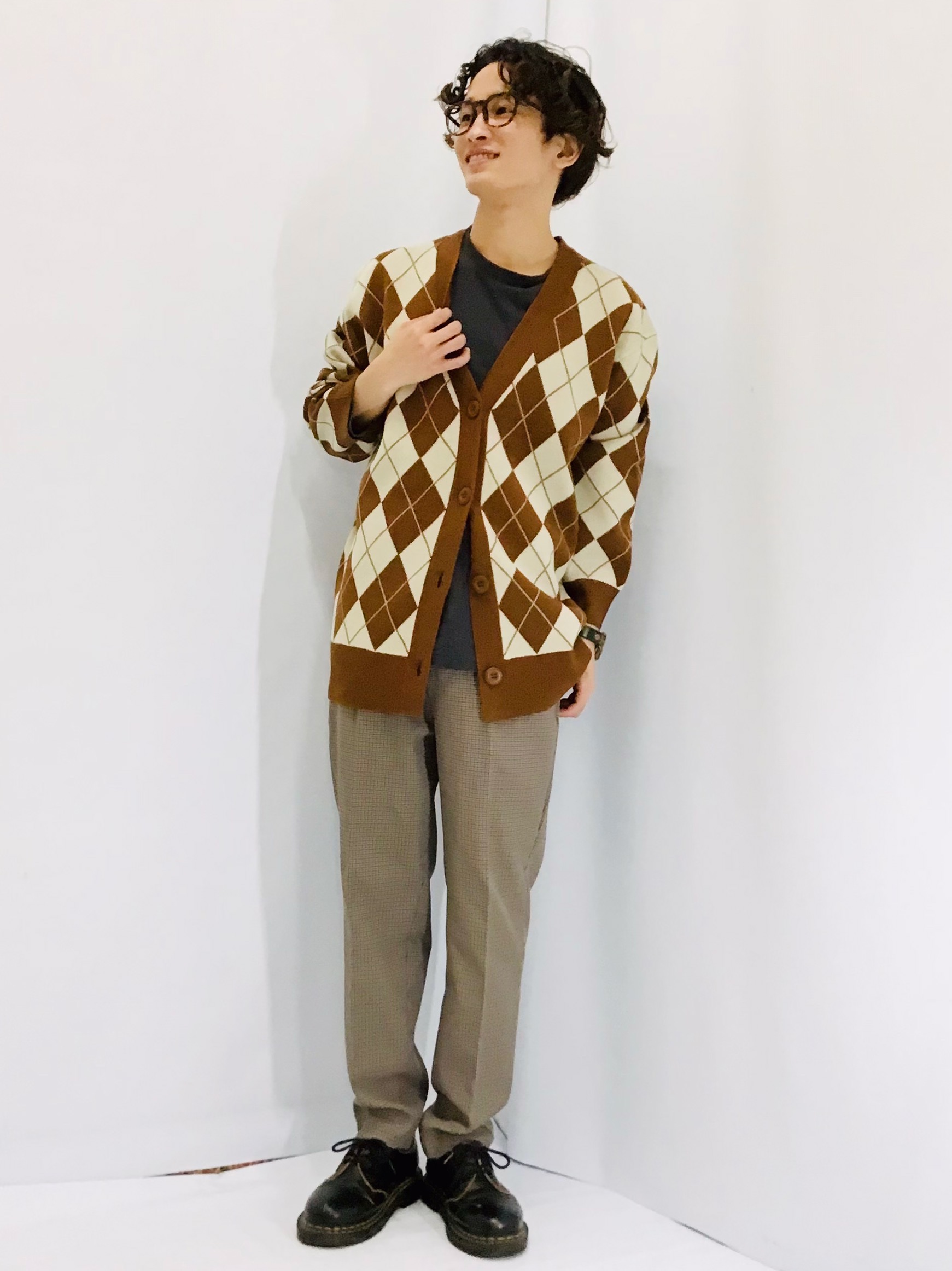 アーガイルオーバーサイズカーディガン 長袖 Yt Eとソフトコットンクルーネックt 長袖 のコーデ Gu公式 Styling Book