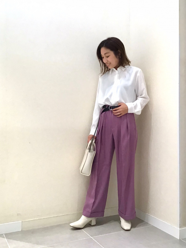 ドレープレギュラーカラーシャツ(長袖)（レディース）の着用