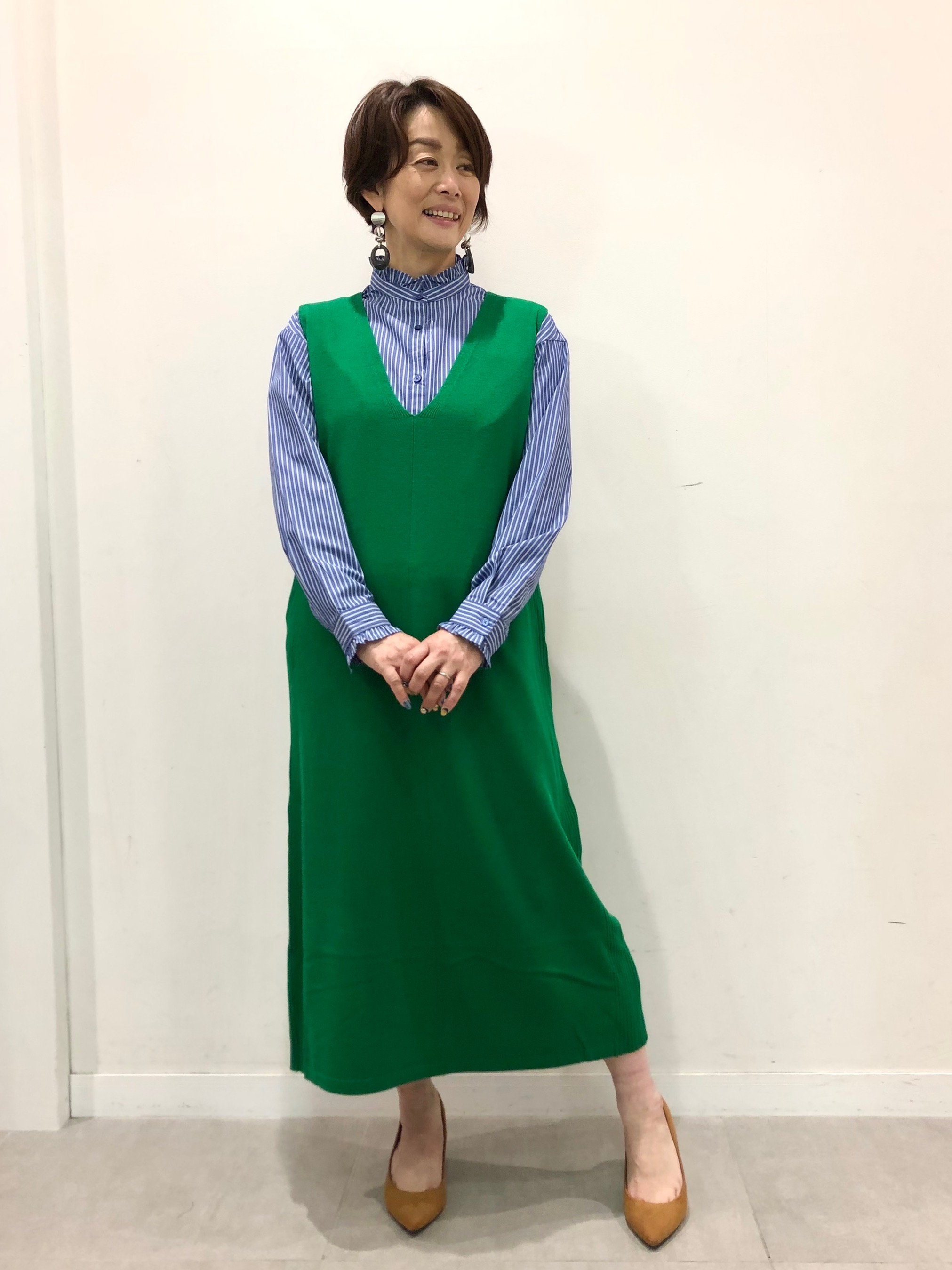 マルチウェイワンピース 長袖 とフリルスタンドカラーシャツ 長袖 のコーデ Gu公式 Styling Book