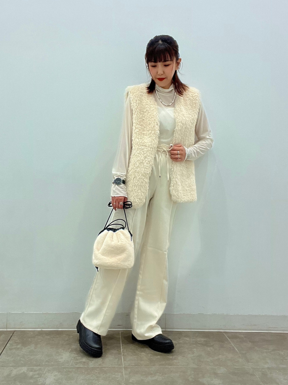 GU ファーベスト ホワイト M ☆ブランドのアイテムを☆ GU レディース ブラウン 秋物 ジレ XLサイズ