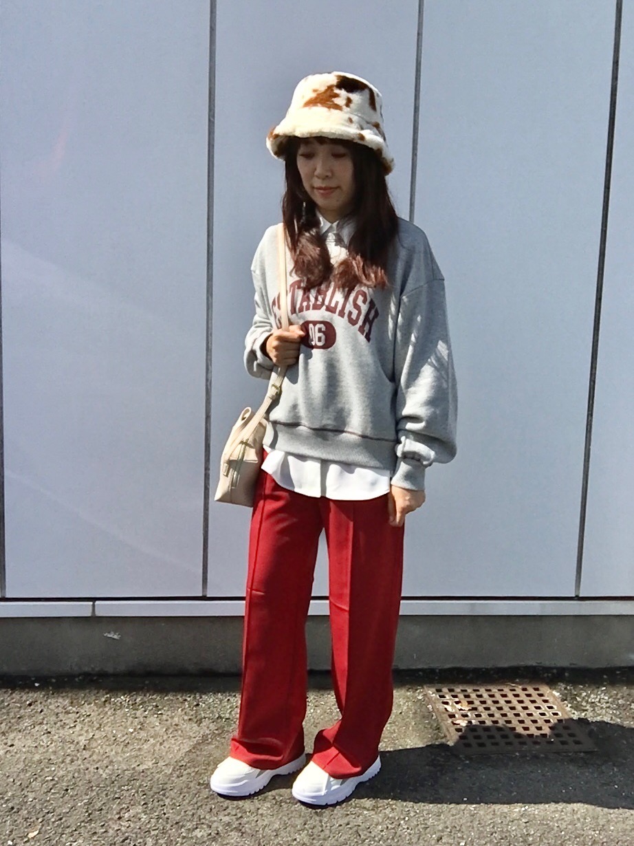 Gu公式 徳島出来島店 店舗情報 スタッフコーデ