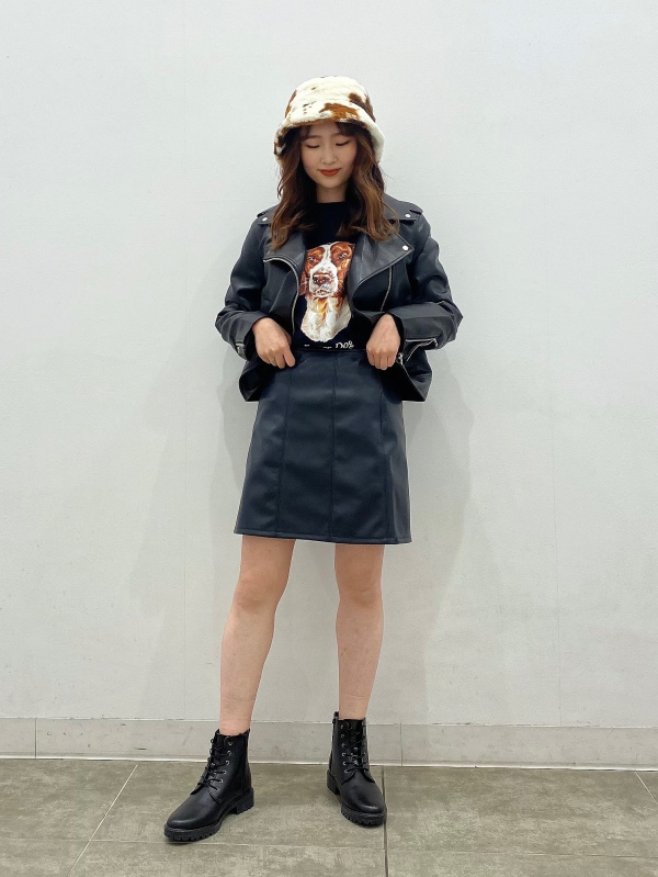 フェイクレザーライダースジャケットYT+E（レディース）の着用