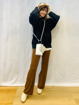 GU公式 | フレアレギンス