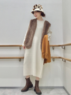 GU公式 | クルーネックニットワンピース(長袖)