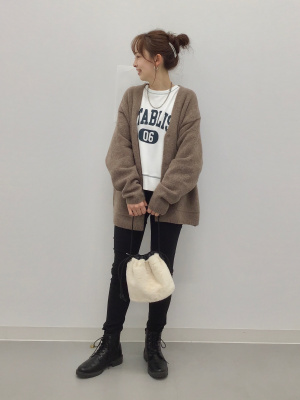 GU公式 | グラフィッククロップドスウェットプルオーバー(長袖