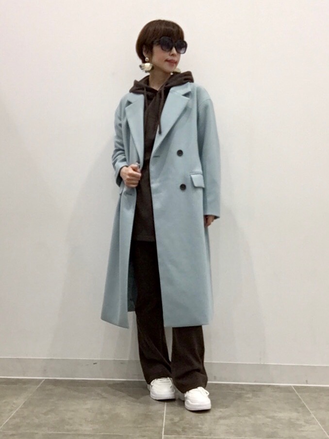 チェックノーカラージャケットRS+E、リブハイネックT(長袖)Q+E」の着用 