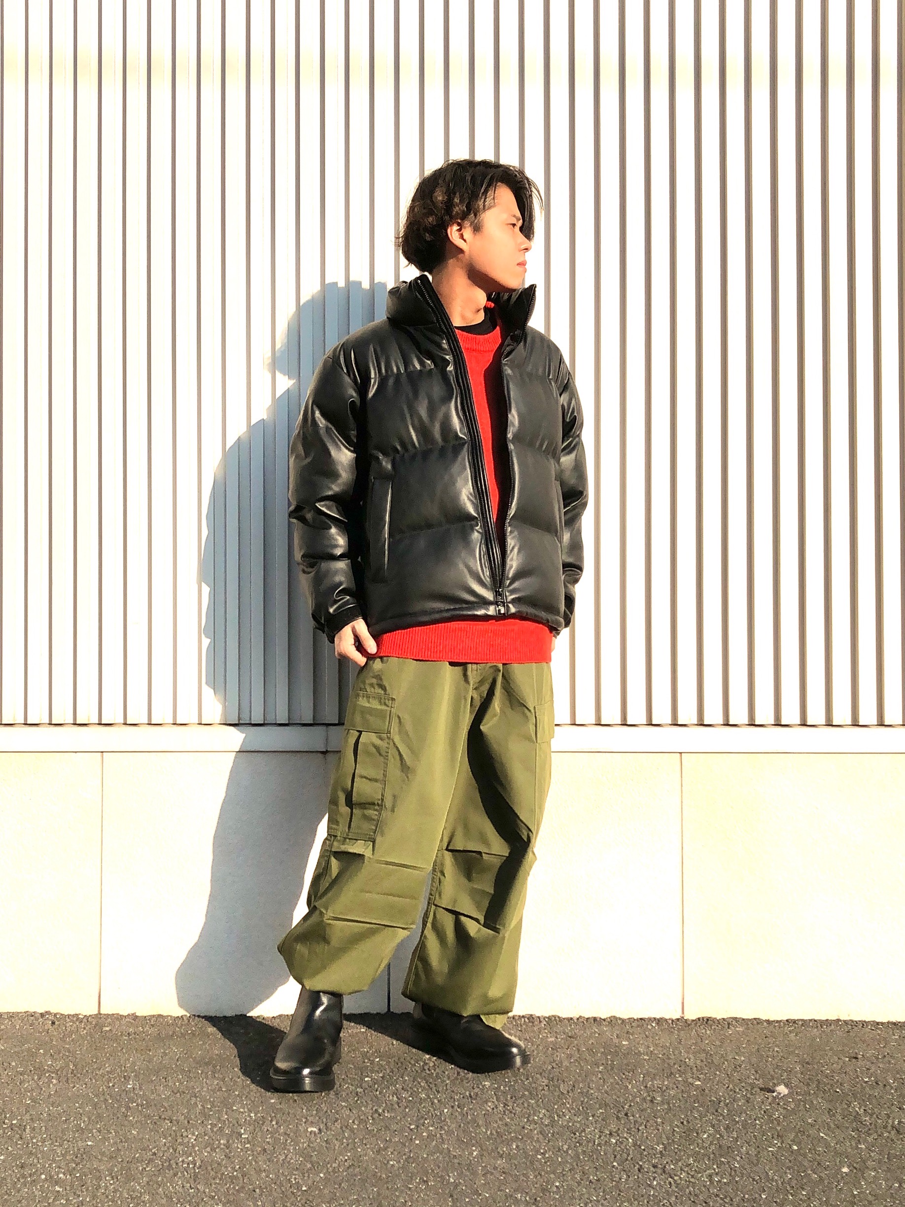 ラムブレンドクルーネックセーター(長袖)とヒートパデッドフェイクレザーブルゾンのコーデ | GU公式 STYLING BOOK ラムブレンドクルーネックセーター(長袖)とヒートパデッドフェイクレザーブルゾンのコーデ | GU公式 STYLING BOOK