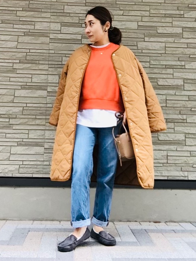 ハイウエストストレートジーンズ(丈標準68～72cm)」の着用