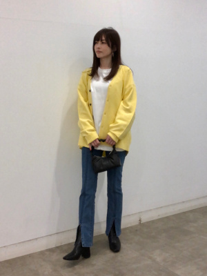 GU公式 | ハイライズフロントスリットフレアジーンズYT+E