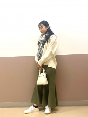 GU公式 | オーバーサイズクルーネックセーター(長袖)