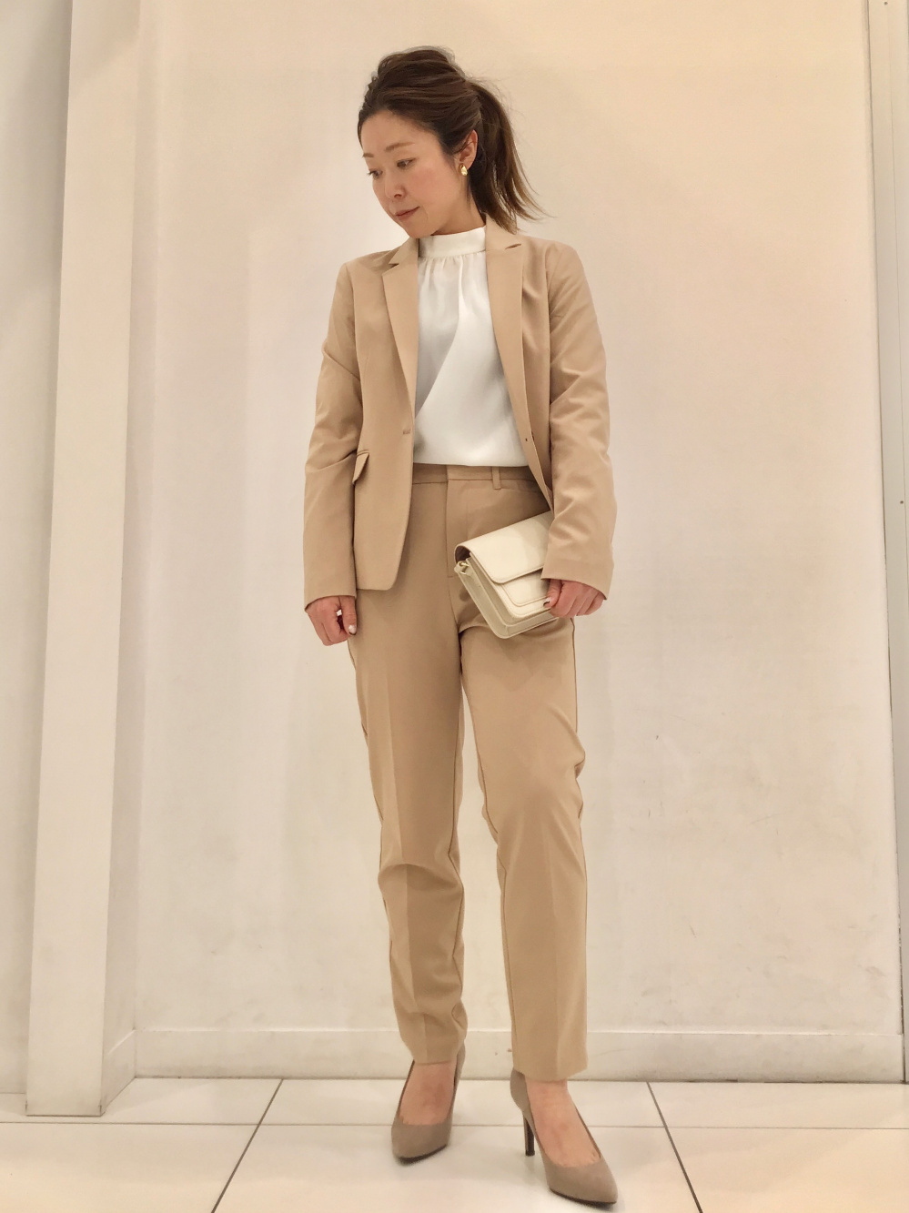 ベージュ テーラードジャケット スタンドカラー ウォッシャブルテーラードジャケットZ(セットアップ可能)、スタンド