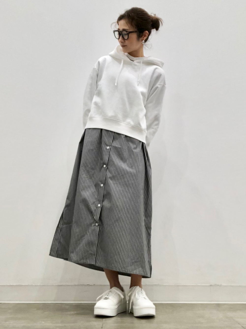 コットンミニT(半袖)、ドレープシャツ(半袖)」の着用コーディネート