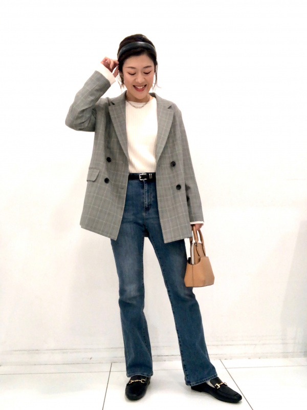 リブボタンスリーブセーター(長袖)Z（レディース）の着用