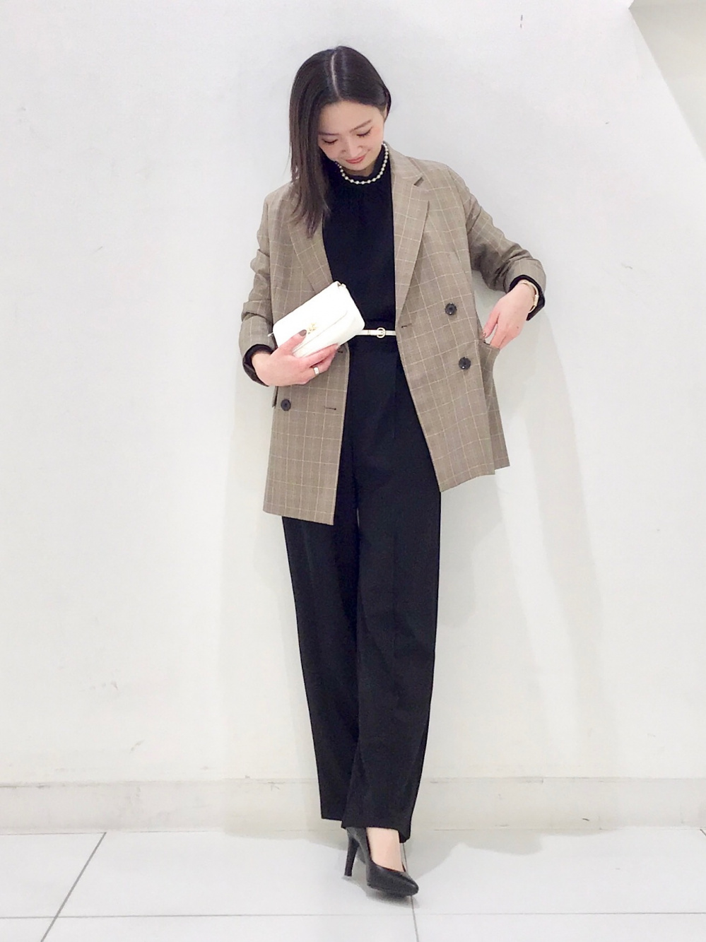 【春コーデ】チェック柄 ダブルブレスト ジャケット ブラウン M BEIGE ダブルブレストジャケット(チェック)Z、スタンドカラーブラウス(長袖)Z
