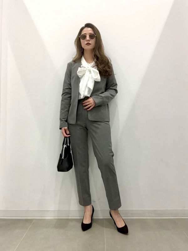 GU ジーユー ノーカラー パンツ スーツ セットアップ グレー 大きい