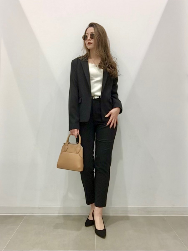 GUパンツスーツセットアップ&Honeys白シャツ2枚、トート、パンプスのセット GUパンツスーツセットアップ&Honeys白シャツ2枚、トート