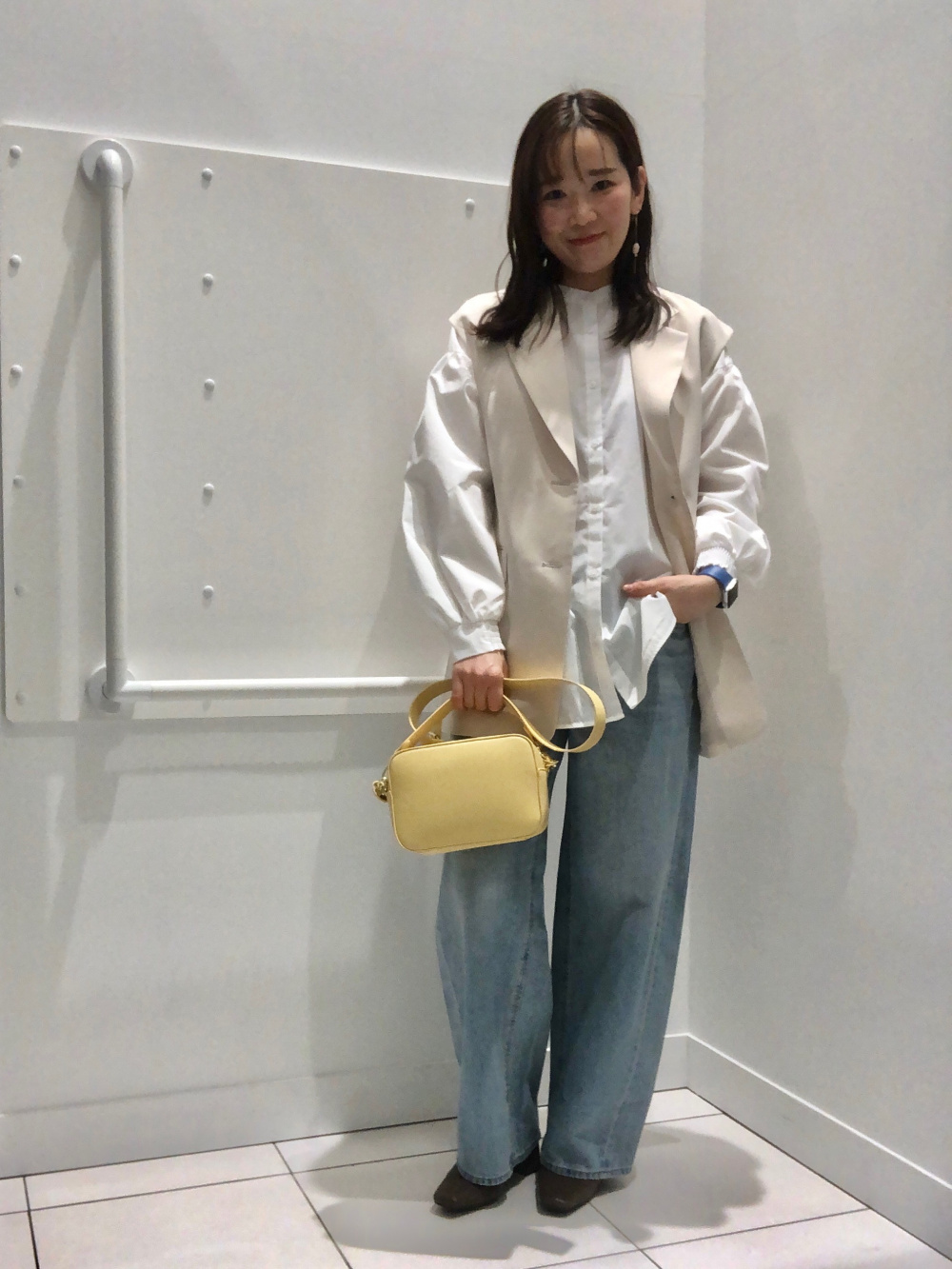 GU(ジーユー)の「レーストリムパフスリーブセーター(長袖)Z