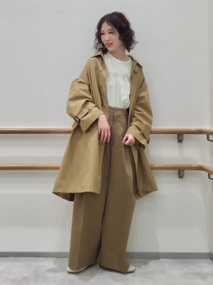 GU and beautiful people カバーオールとタックワイドパンツ タックワイドパンツ beautiful people」の着用コーディネート