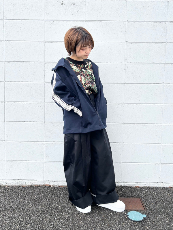 グラフィックニットプルオーバー(長袖) beautiful people
